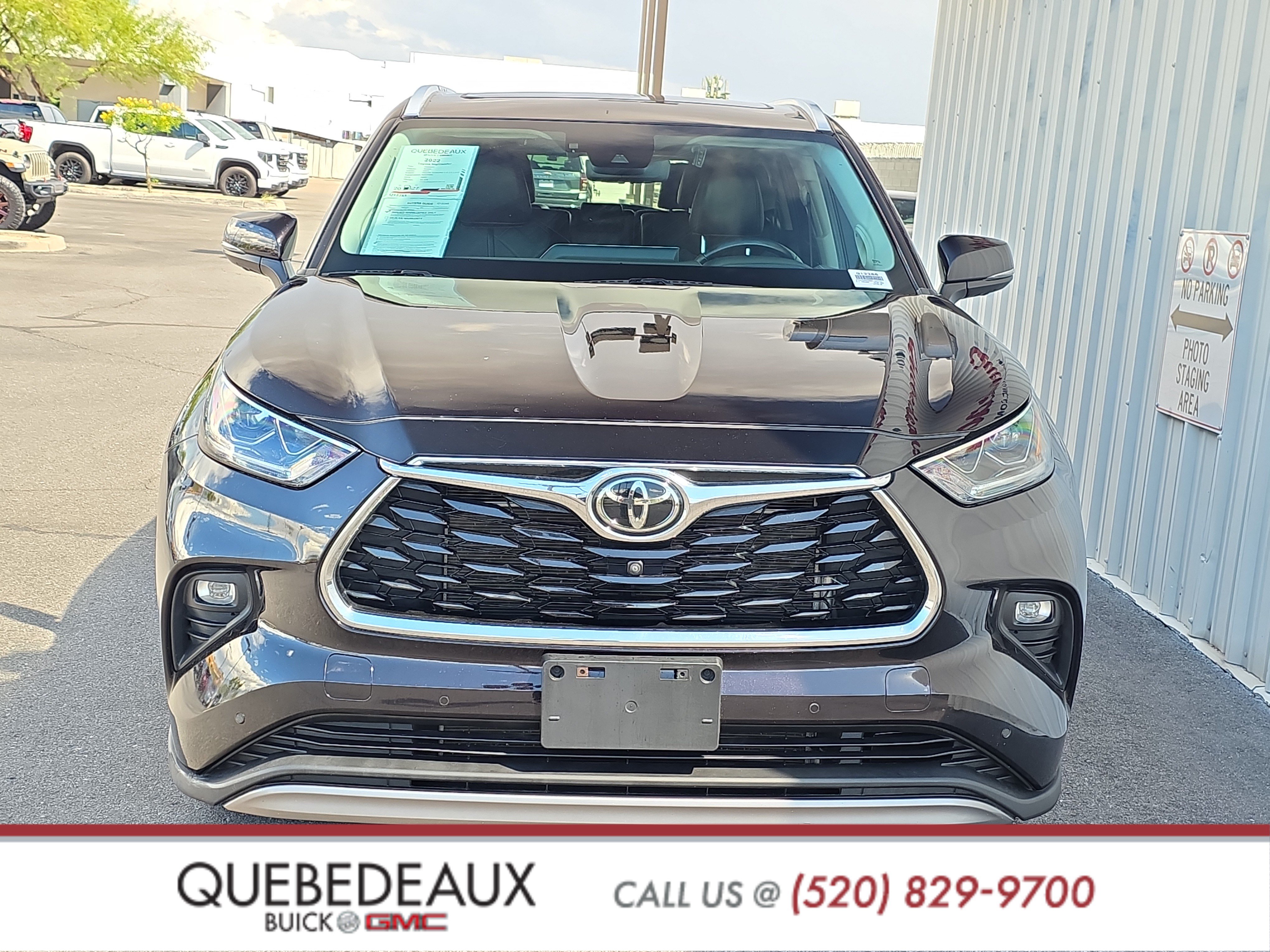 Used 2022 Toyota Highlander Platinum AWD/4WD image 2