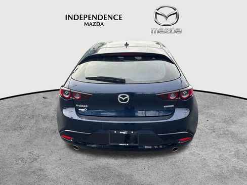 Used 2020 MAZDA MAZDA3 Hatchback w/ Preferred Package image 4