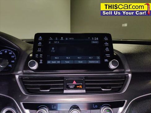 Used 2018 Honda Accord Sport image 17