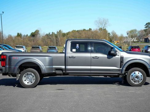 Used 2025 Ford F450 Platinum w/ FX4 Off-Road Package AWD/4WD image 4