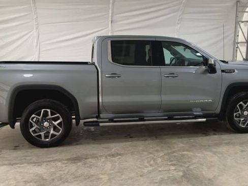 New 2026 GMC Sierra 1500 SLE w/ Preferred Package AWD/4WD image 9