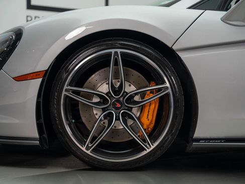 Used 2017 McLaren 570S image 16