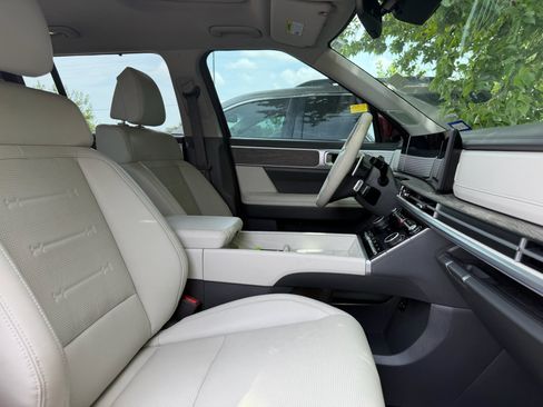 Used 2024 Hyundai Santa Fe Limited FWD image 12