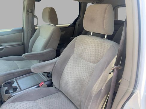 Used 2009 Toyota Sienna LE FWD image 15