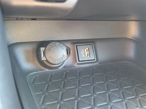 Used 2025 Toyota RAV4 XLE Premium image 10