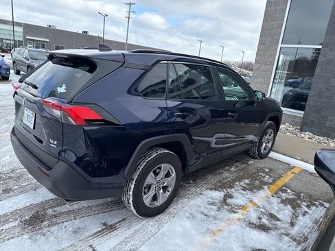 Used 2024 Toyota RAV4 XLE w/ Convenience Package image 4