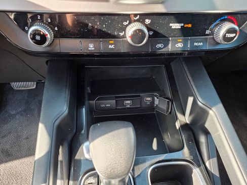 Used 2020 Kia Telluride LX image 24