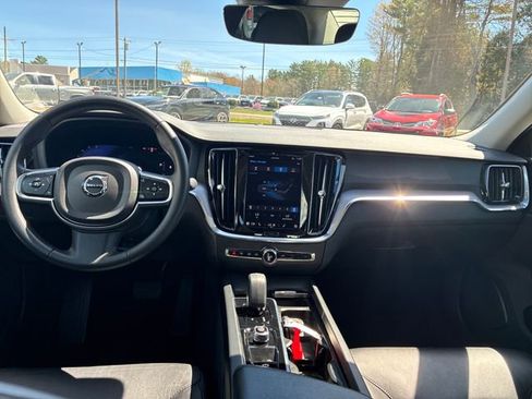 Used 2024 Volvo S60 B5 Core AWD/4WD image 12