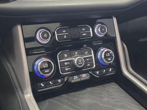 Used 2022 GMC Yukon Denali AWD/4WD image 35