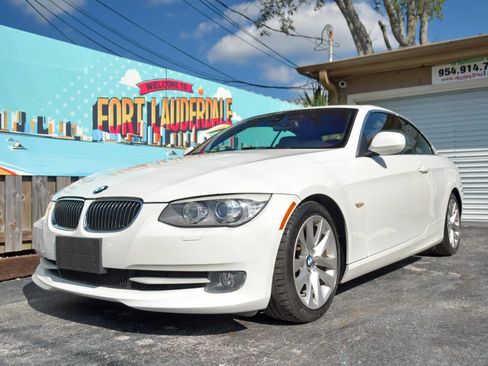 Used 2012 BMW 328i Convertible image 4