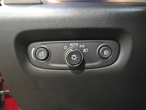 Used 2021 Chevrolet Traverse LT image 26