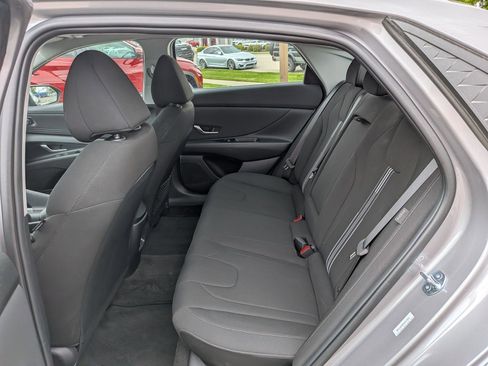 Certified 2025 Hyundai Elantra SEL FWD image 28