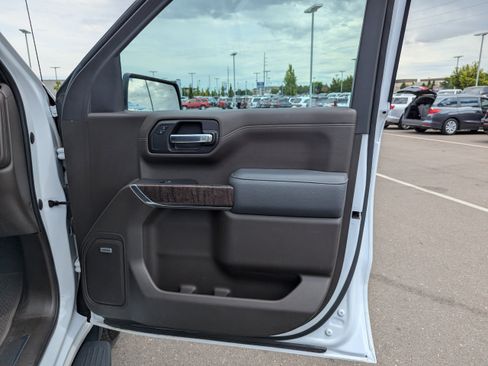Certified 2022 GMC Sierra 1500 Denali w/ Driver Alert Package II AWD/4WD image 40