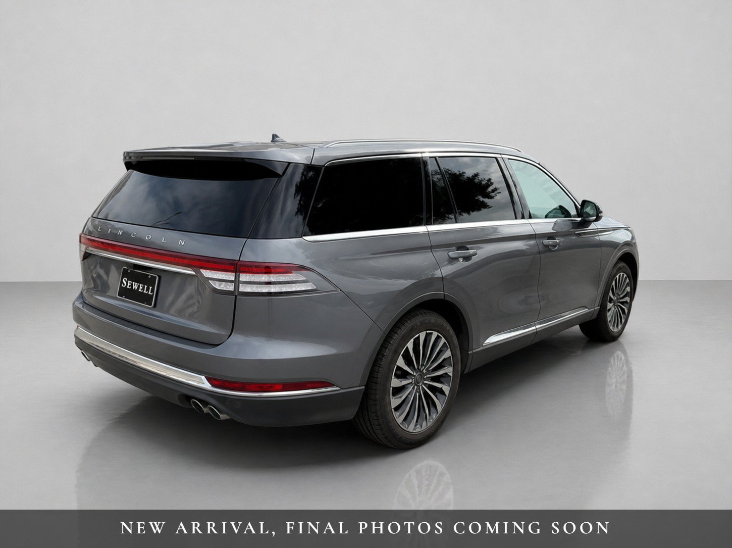 Used 2023 Lincoln Aviator Reserve w/ Elements Package Plus RWD image 4