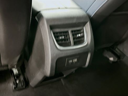 Used 2025 Chevrolet Blazer LT image 28