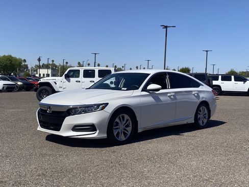 Used 2018 Honda Accord LX image 2