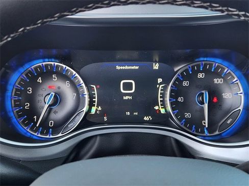 New 2026 Chrysler Pacifica Limited image 11