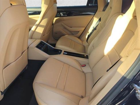 Used 2018 Porsche Panamera 4 AWD/4WD image 8