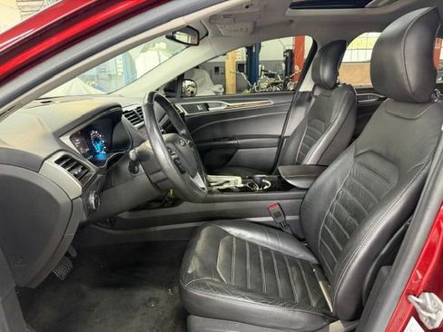 Used 2014 Ford Fusion SE w/ Equipment Group 202A FWD image 7