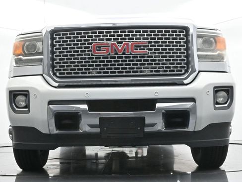 Used 2016 GMC Sierra 3500 Denali w/ Duramax Plus Package AWD/4WD image 47