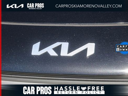 Certified 2025 Kia Niro EX image 6