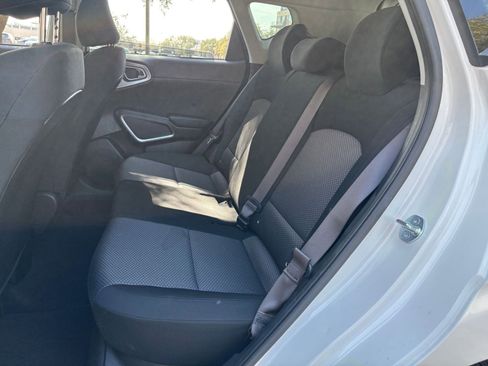 Used 2025 Kia Soul LX w/ LX Technology Package image 21