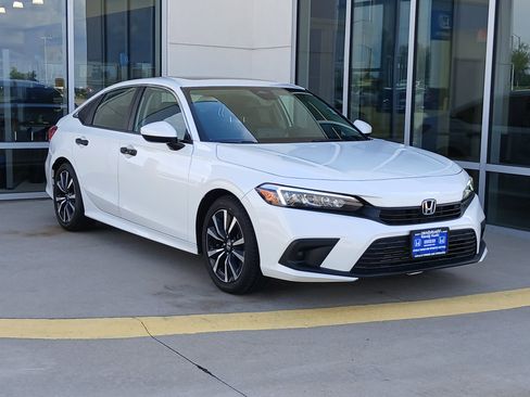 Used 2022 Honda Civic EX image 5