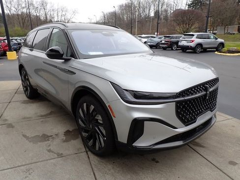 New 2026 Lincoln Nautilus Reserve w/ Jet Appearance Package image 8