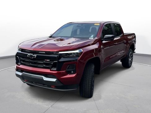 Used 2024 Chevrolet Colorado Z71 w/ Z71 Convenience Package 2 AWD/4WD image 2