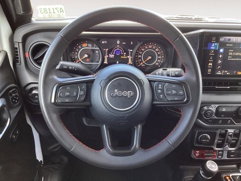 Used 2024 Jeep Wrangler Unlimited Rubicon AWD/4WD image 17