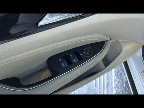 Used 2018 Buick Regal Essence w/ Driver Confidence Package #1 image 8