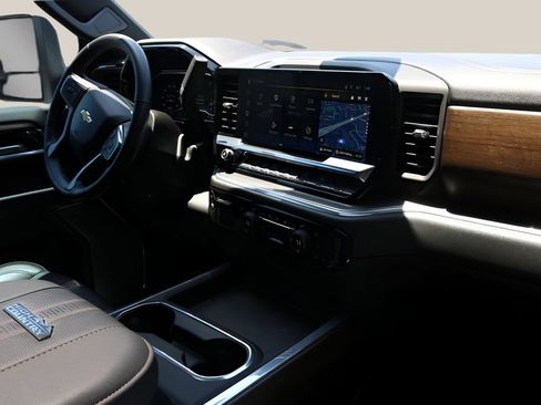 Used 2025 Chevrolet Silverado 2500 High Country w/ High Country Premium Package AWD/4WD image 21