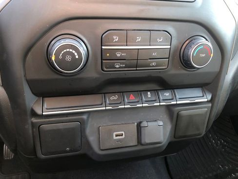 Used 2019 Chevrolet Silverado 1500 Custom w/ Custom Convenience Package image 18