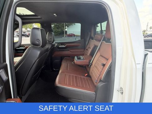 Used 2024 GMC Sierra 1500 Denali Ultimate AWD/4WD image 11