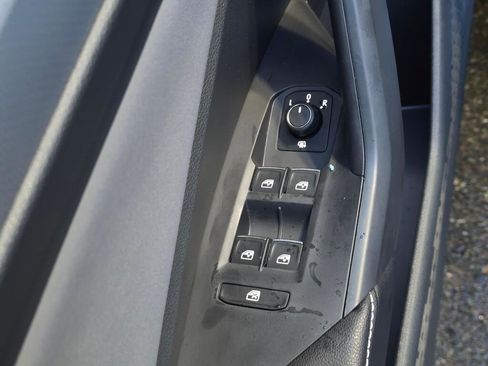 New 2026 Volkswagen Jetta SE FWD image 21