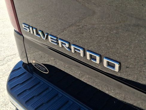Used 2022 Chevrolet Silverado 1500 LT AWD/4WD image 33