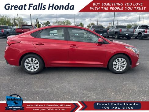 Used 2020 Hyundai Accent SE FWD image 11