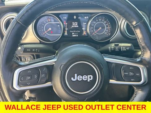 Used 2020 Jeep Wrangler Unlimited Sahara w/ LED Lighting Group AWD/4WD image 19