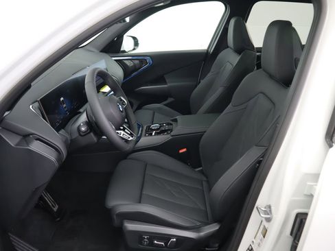 Certified 2025 BMW X3 xDrive30i w/ Premium Package image 21