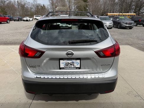 Used 2018 Nissan Rogue Sport SV w/ SV Technology Package image 6