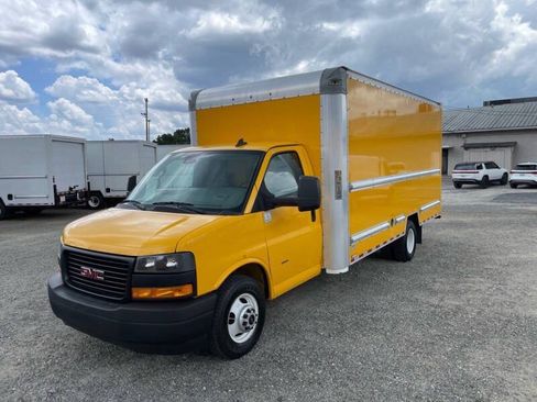 Used 2021 GMC Savana 3500 Extended w/ Power Convenience Package RWD image 2