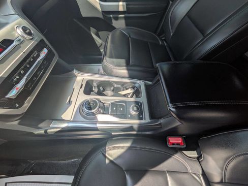 Used 2021 Ford Explorer XLT w/ Equipment Group 202A image 15