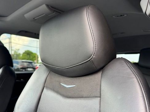Used 2019 Cadillac Escalade Luxury AWD/4WD image 9