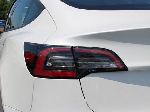 Used 2023 Tesla Model 3 Standard Range RWD image 17