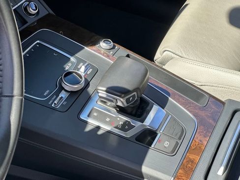 Used 2018 Audi Q5 2.0T Premium Plus w/ Premium Plus Package image 19