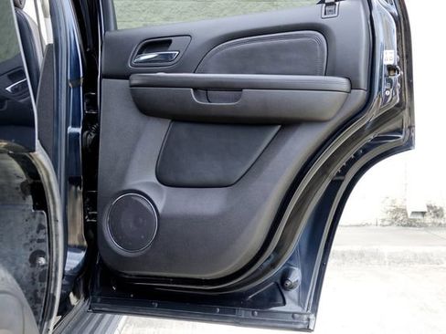 Used 2007 Cadillac Escalade 2WD w/ Information Package image 28