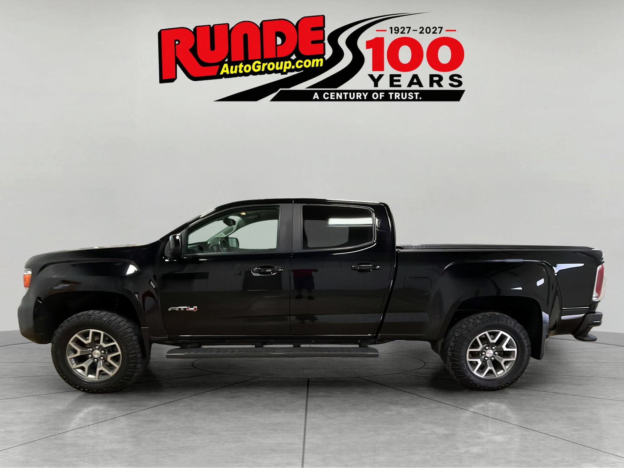 Used 2022 GMC Canyon AT4 AWD/4WD image 2