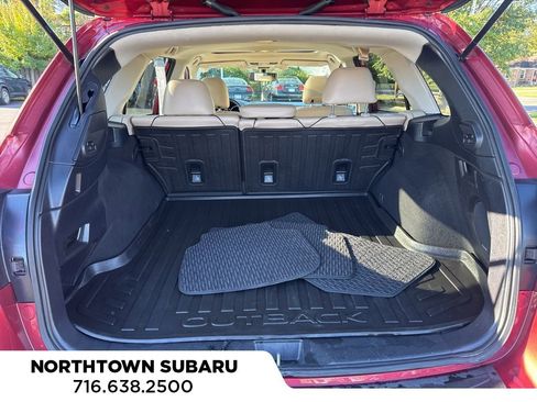 Used 2018 Subaru Outback 2.5i Limited image 16