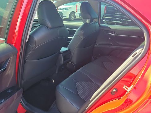 Used 2019 Toyota Camry SE FWD image 13