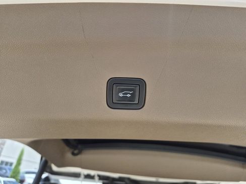 Used 2022 GMC Yukon Denali w/ Denali Ultimate Package AWD/4WD image 10